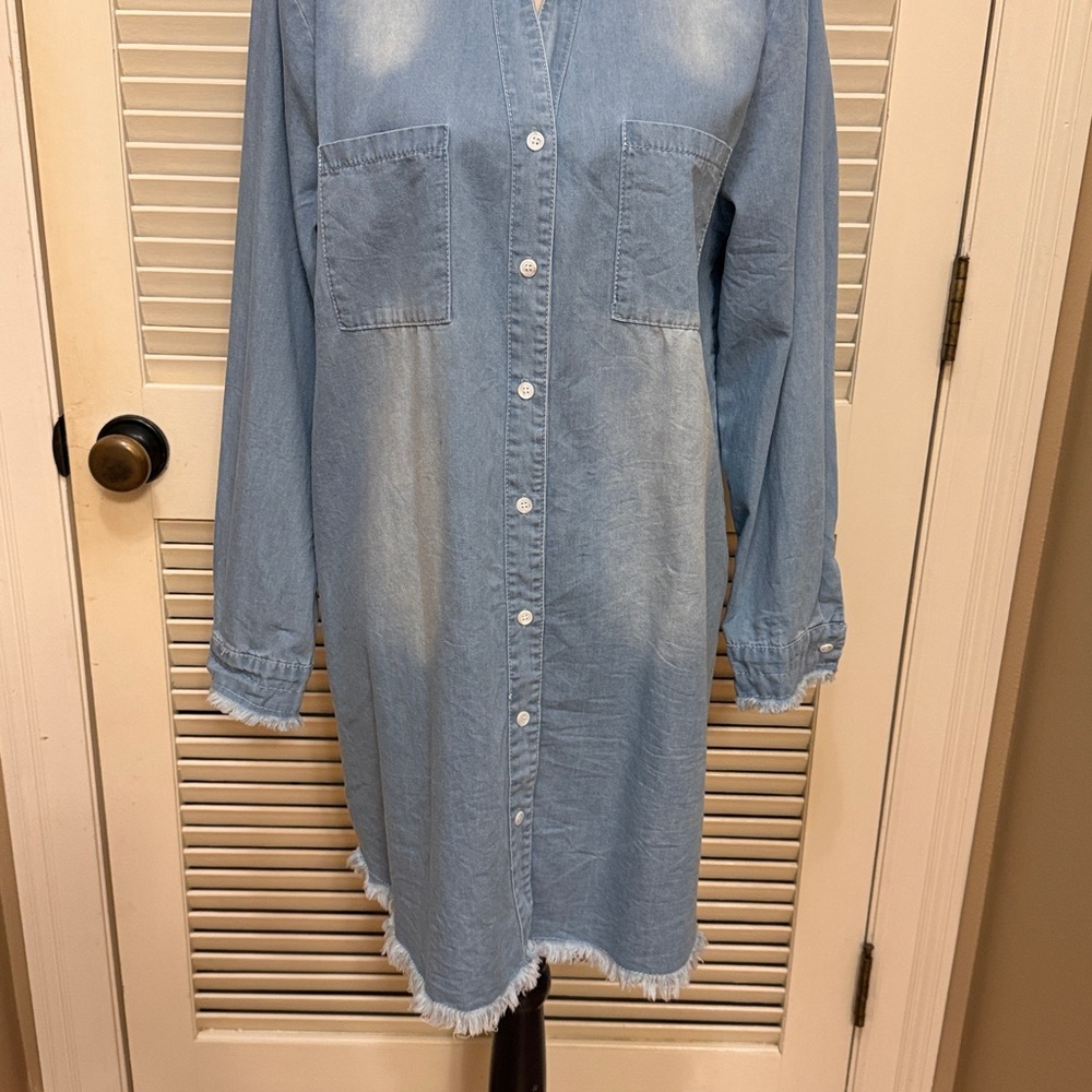 Zilcremo Denim Shirt Dress in Light Wash, Size Large, EUC - Picture 9 of 17